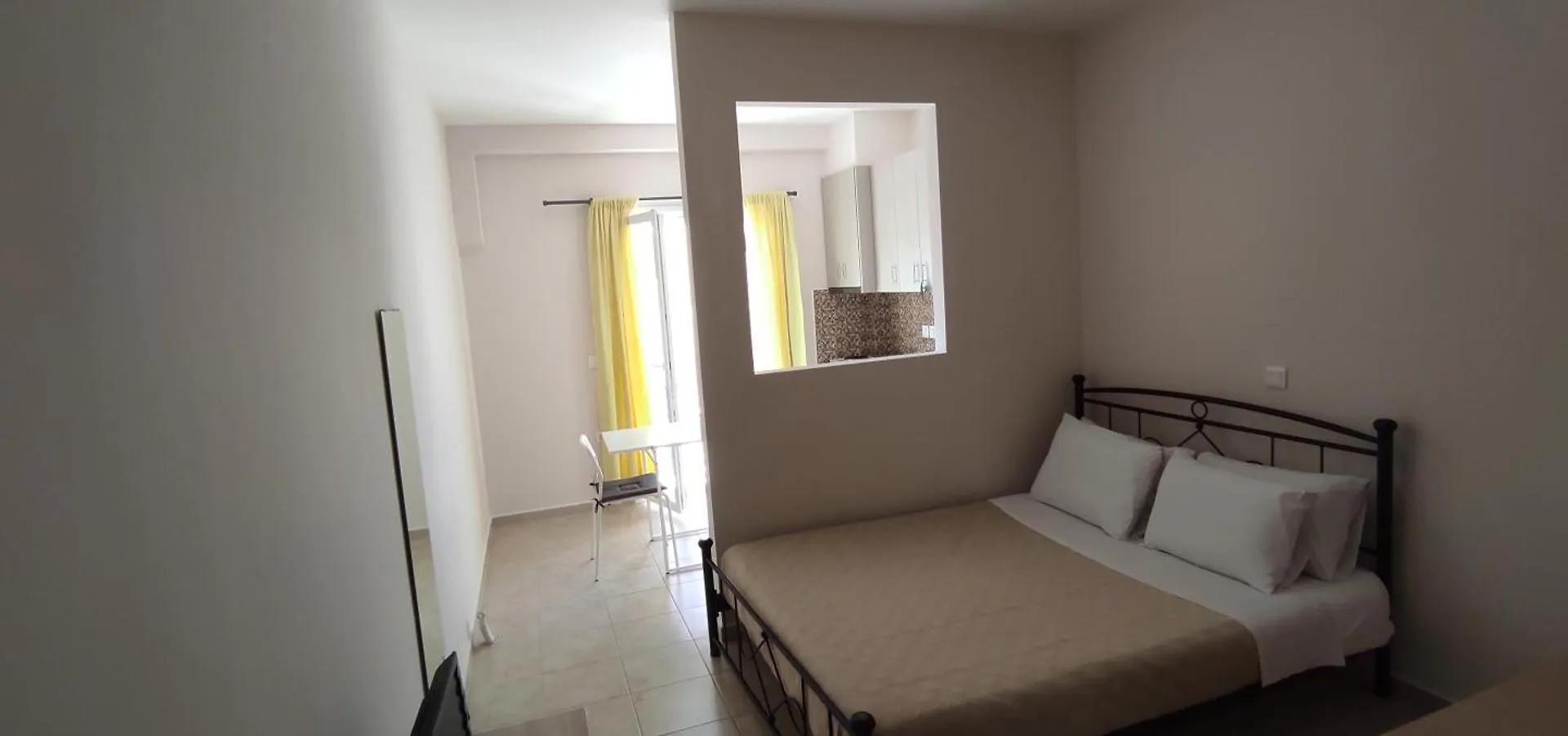Kefalos Studios Argostoli 0*, 아르고스톨리온