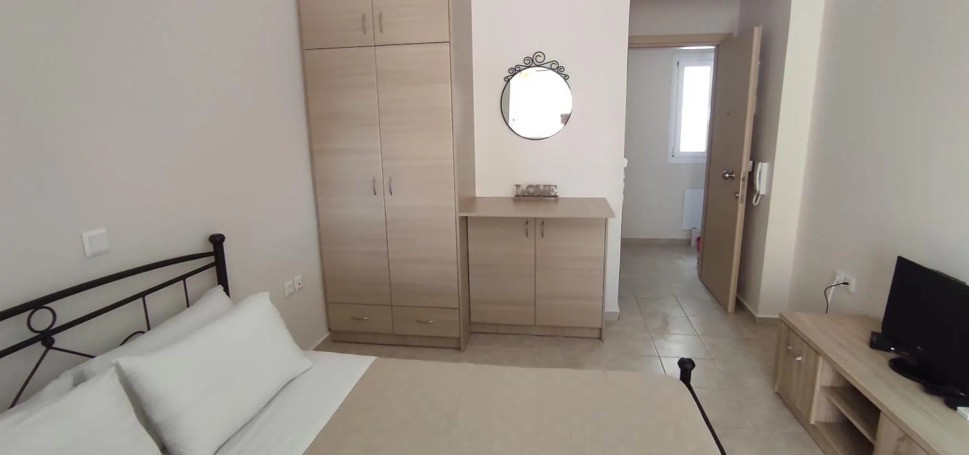 Kefalos Studios Argostoli Greece